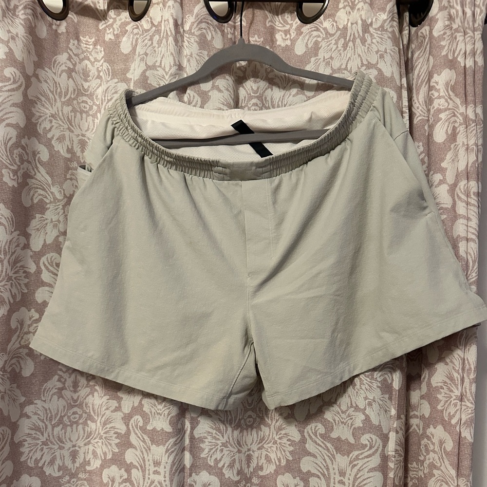 Lululemon Pool Short 5"